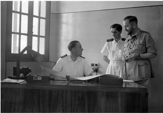 Иллюстрация к книге — Битва за Атлантику. Откуда пришли «волчьи стаи»? [i_071.jpg]