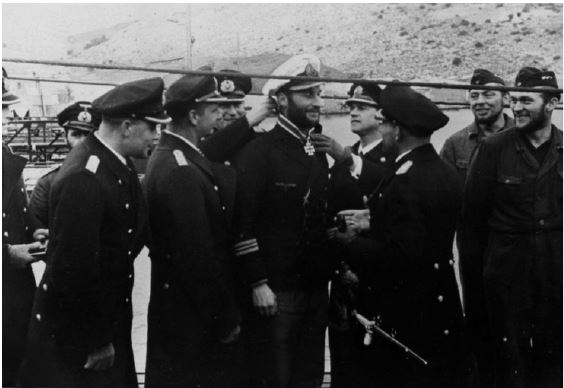 Иллюстрация к книге — Битва за Атлантику. Откуда пришли «волчьи стаи»? [i_090.jpg]