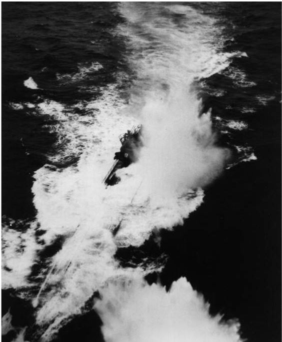 Иллюстрация к книге — Битва за Атлантику. Откуда пришли «волчьи стаи»? [i_092.jpg]