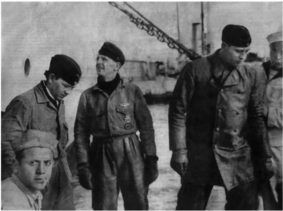 Иллюстрация к книге — Битва за Атлантику. Откуда пришли «волчьи стаи»? [i_108.jpg]