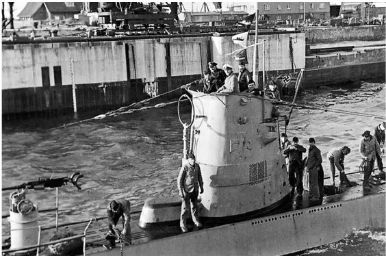 Иллюстрация к книге — Битва за Атлантику. Откуда пришли «волчьи стаи»? [i_126.jpg]