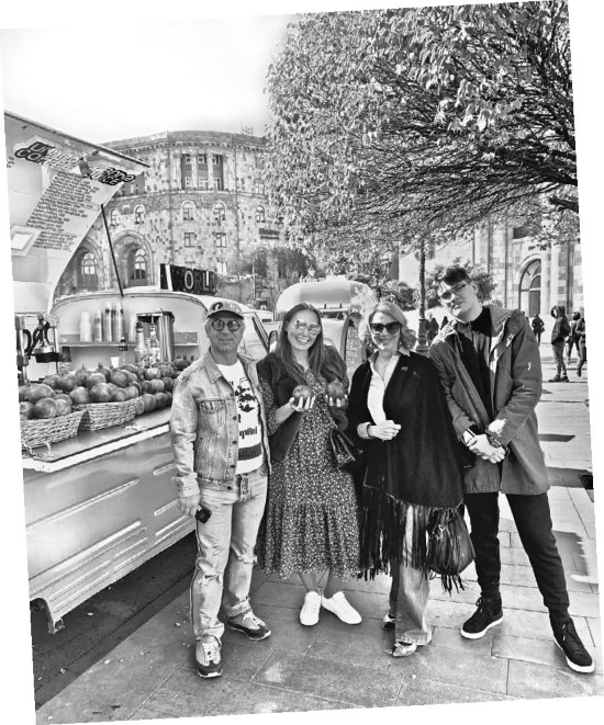 Иллюстрация к книге — Приеду к обеду. Мои истории с моей географией [i_016.jpg]