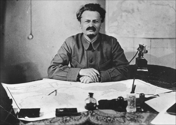 Иллюстрация к книге — Мифы и правда Кронштадтского мятежа. Матросская контрреволюция 1918–1921 гг. [i_010.jpg]