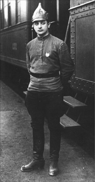 Иллюстрация к книге — Мифы и правда Кронштадтского мятежа. Матросская контрреволюция 1918–1921 гг. [i_011.jpg]