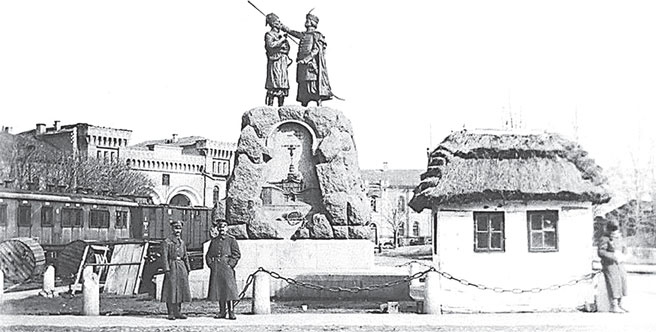 Иллюстрация к книге — Предатели в русской истории. 1000 лет коварства, ренегатства, хитрости, дезертирства, клятвопреступлений и государственных измен… [i_017.jpg]