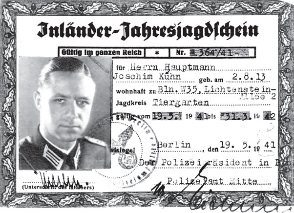 Иллюстрация к книге — Предатели в русской истории. 1000 лет коварства, ренегатства, хитрости, дезертирства, клятвопреступлений и государственных измен… [i_083.jpg]