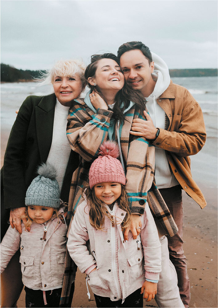 Иллюстрация к книге — Воспитывая счастливых людей… Как не лишить ребенка детства в погоне за званием «идеальный родитель» [i_045.jpg]