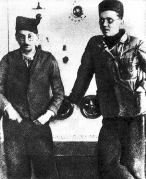 Иллюстрация к книге — Тито и товарищи [i_006.jpg]