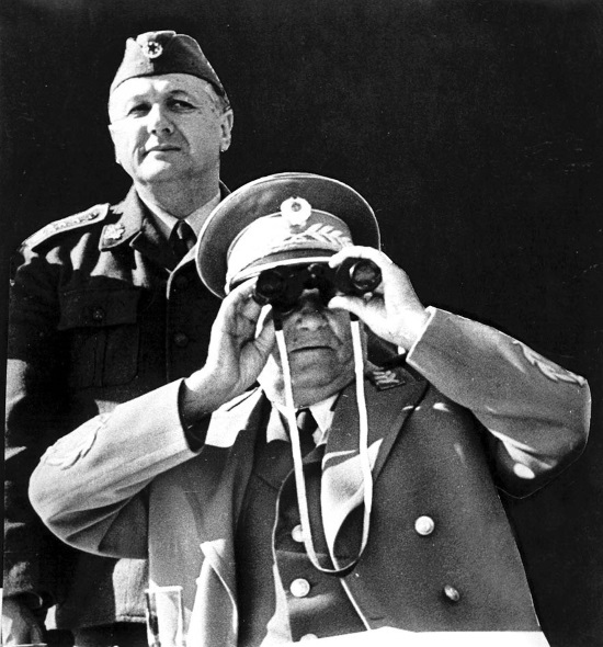 Иллюстрация к книге — Тито и товарищи [i_022.jpg]