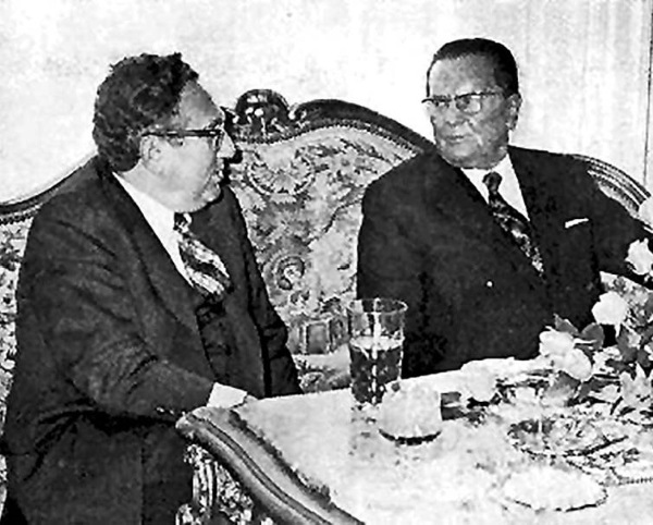 Иллюстрация к книге — Тито и товарищи [i_044.jpg]