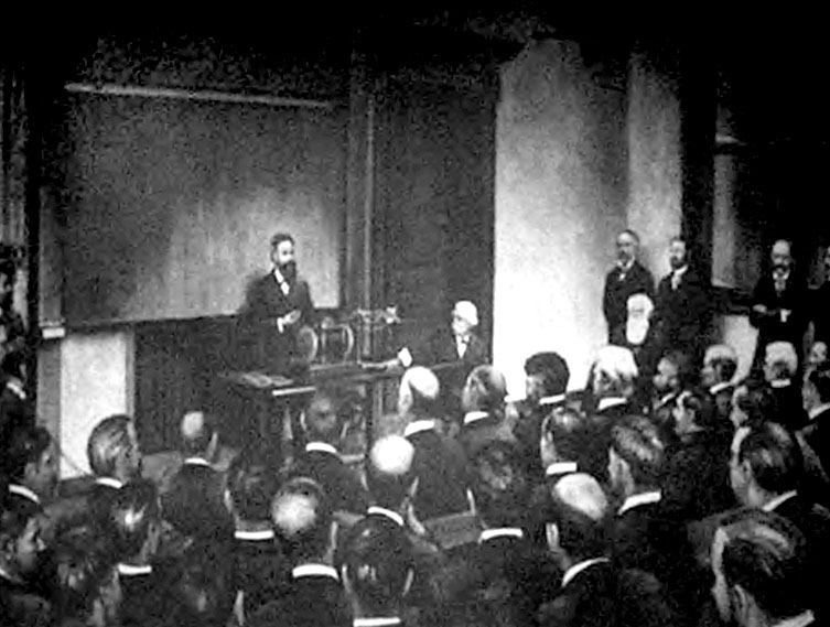 Иллюстрация к книге — Солнечное вещество и другие повести, а также Жизнь и судьба Матвея Бронштейна и Лидии Чуковской (сборник) [i_031.jpg]