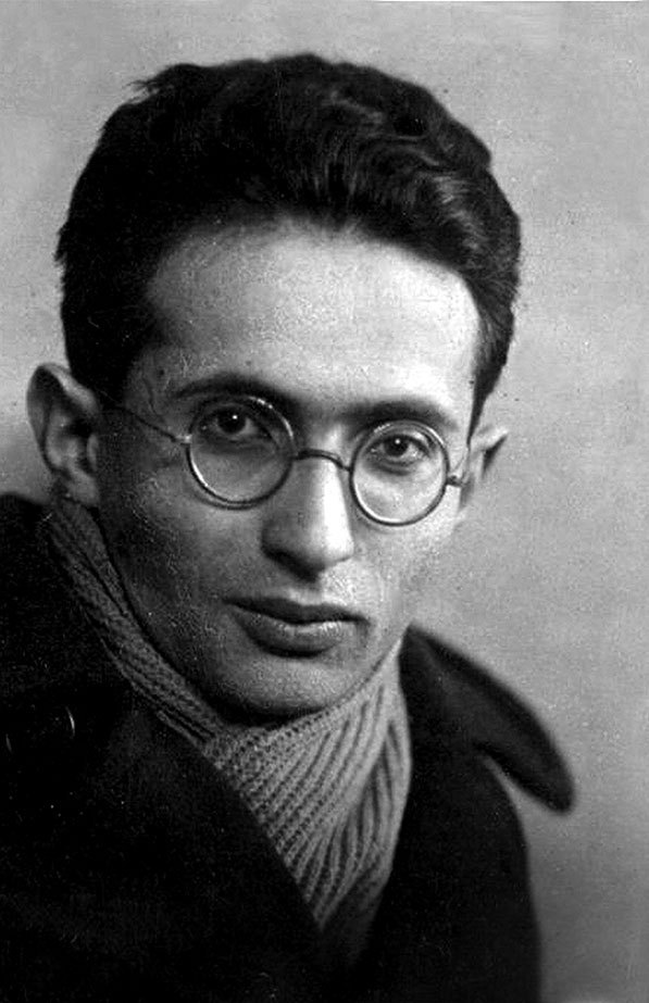 Иллюстрация к книге — Солнечное вещество и другие повести, а также Жизнь и судьба Матвея Бронштейна и Лидии Чуковской (сборник) [i_119.jpg]