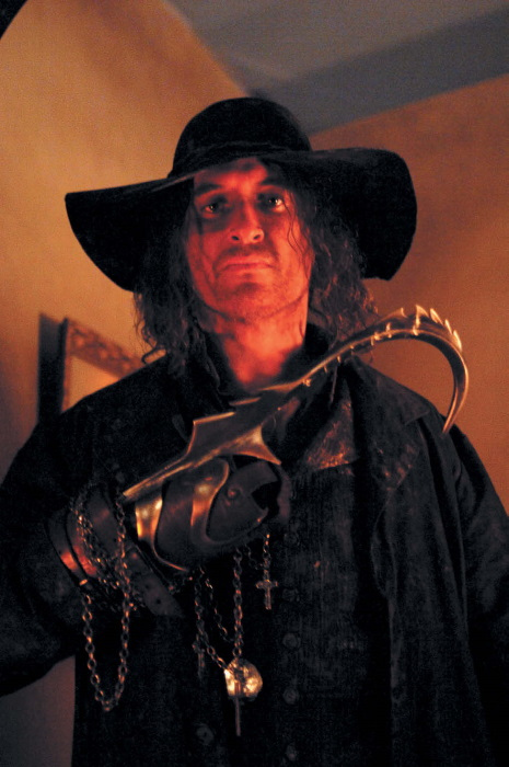 Иллюстрация к книге — Сверхъестественное. Книга монстров, призраков, демонов и оживших мертвецов [i_051.jpg]