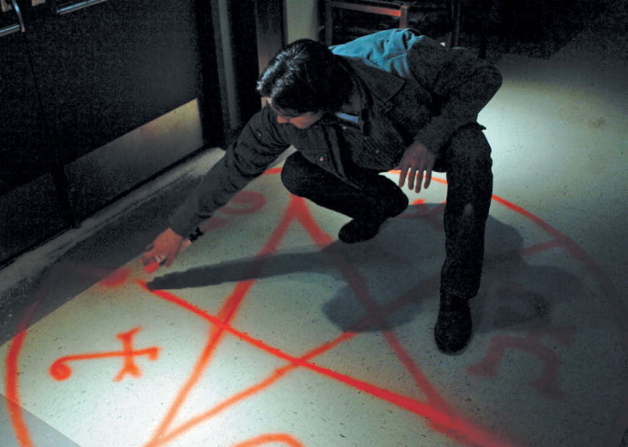 Иллюстрация к книге — Сверхъестественное. Книга монстров, призраков, демонов и оживших мертвецов [i_065.jpg]