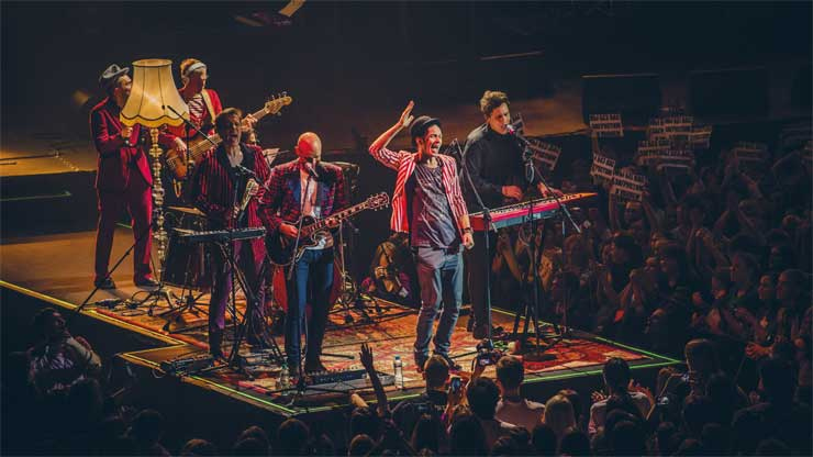 Иллюстрация к книге — BrainStorm: Ты не один. От песочницы до стадиона [i_154.jpg]