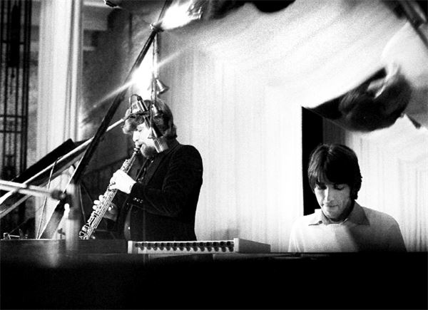 Иллюстрация к книге — Курехин. Шкипер о Капитане [i_002.jpg]