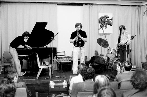 Иллюстрация к книге — Курехин. Шкипер о Капитане [i_003.jpg]