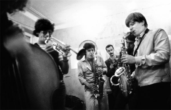 Иллюстрация к книге — Курехин. Шкипер о Капитане [i_019.jpg]