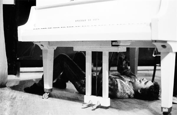 Иллюстрация к книге — Курехин. Шкипер о Капитане [i_051.jpg]