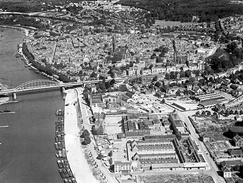 Иллюстрация к книге — Битва за Арнем. Крах операции «Маркет – Гарден», или Последняя победа Гитлера [i_019.jpg]