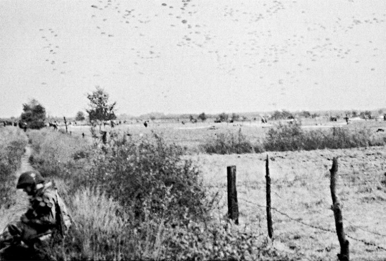 Иллюстрация к книге — Битва за Арнем. Крах операции «Маркет – Гарден», или Последняя победа Гитлера [i_035.jpg]