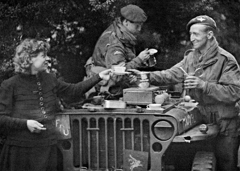 Иллюстрация к книге — Битва за Арнем. Крах операции «Маркет – Гарден», или Последняя победа Гитлера [i_036.jpg]