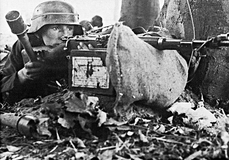 Иллюстрация к книге — Битва за Арнем. Крах операции «Маркет – Гарден», или Последняя победа Гитлера [i_051.jpg]