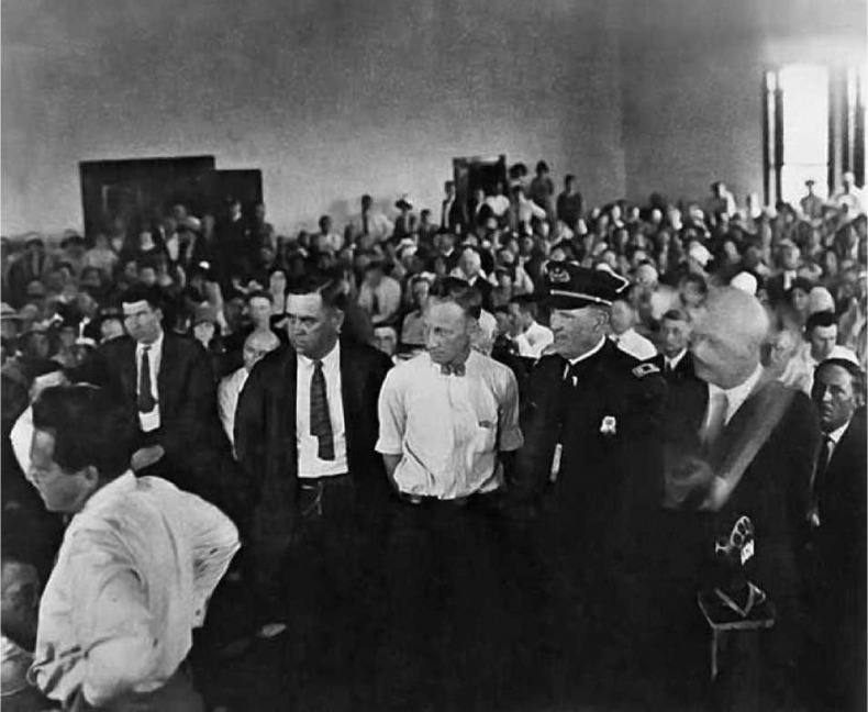 Иллюстрация к книге — Суд да дело. Судебные процессы прошлого [img_42.jpg]