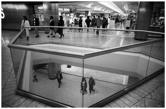 Иллюстрация к книге — Кадр за кадром. От замысла к фильму [i_228.jpg]