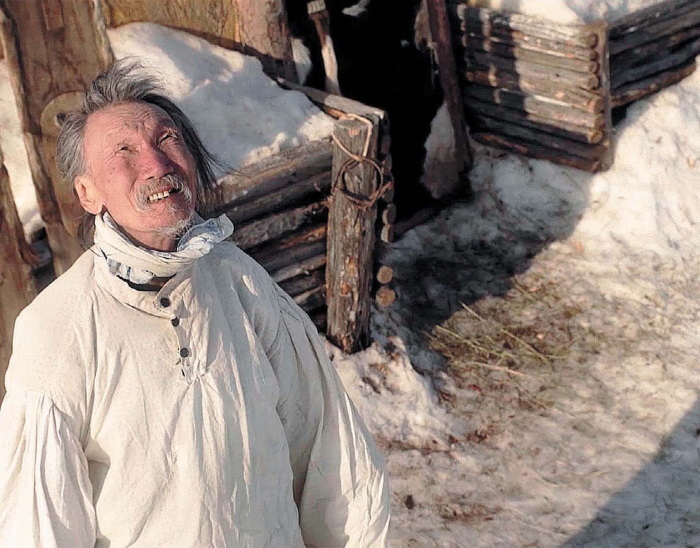 Иллюстрация к книге — Миражи советского. Очерки современного кино [i_009.jpg]