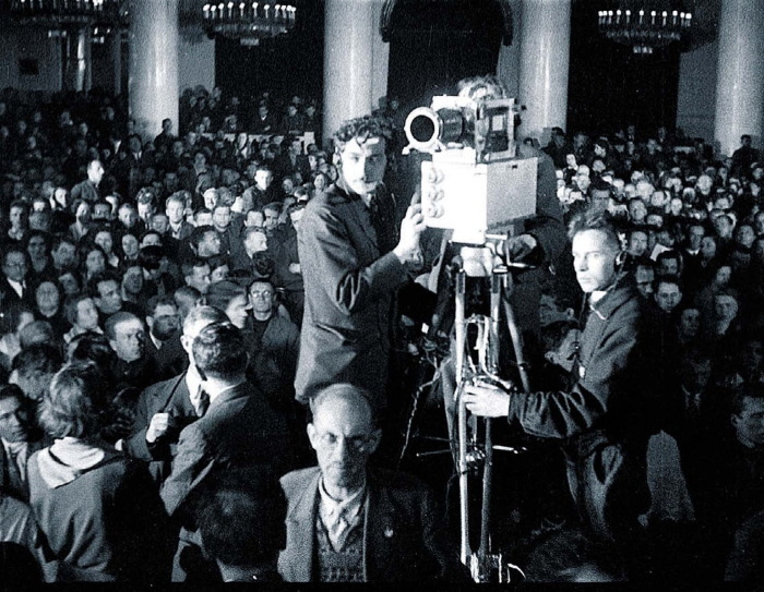 Иллюстрация к книге — Миражи советского. Очерки современного кино [i_010.jpg]