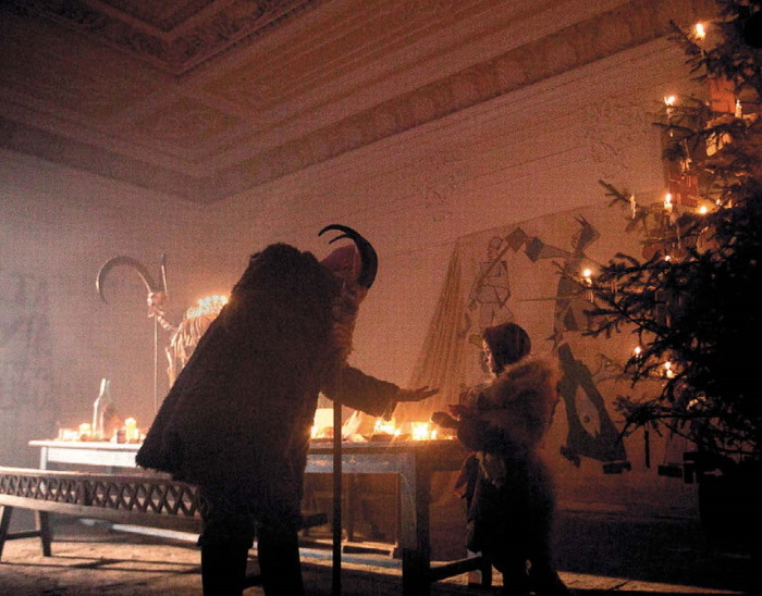 Иллюстрация к книге — Миражи советского. Очерки современного кино [i_011.jpg]