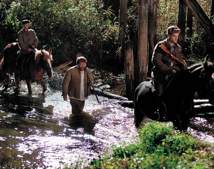 Иллюстрация к книге — Миражи советского. Очерки современного кино [i_015.jpg]