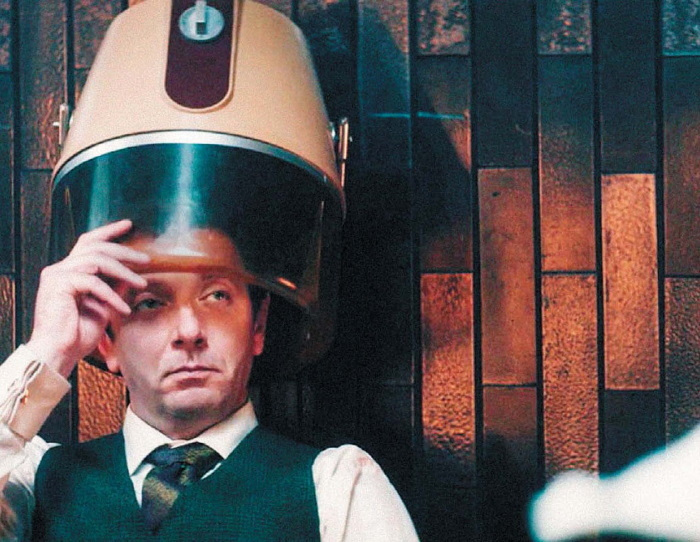 Иллюстрация к книге — Миражи советского. Очерки современного кино [i_042.jpg]