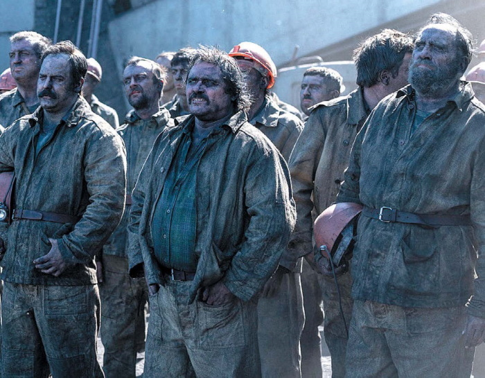 Иллюстрация к книге — Миражи советского. Очерки современного кино [i_045.jpg]