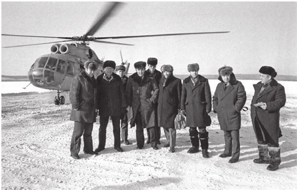 Иллюстрация к книге — Город Бонивур. Последняя великая стройка СССР [i_028.jpg]