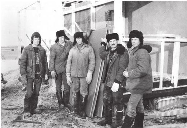 Иллюстрация к книге — Город Бонивур. Последняя великая стройка СССР [i_136.jpg]