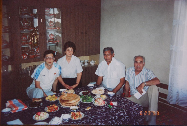 Иллюстрация к книге — Долгая дорога [i_002.jpg]