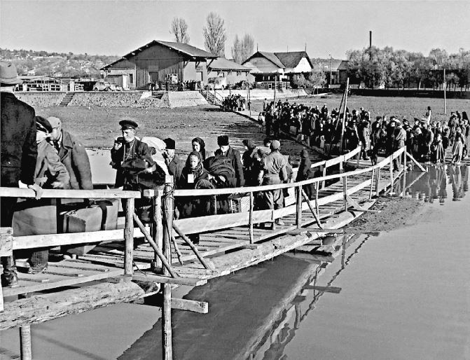 Иллюстрация к книге — Мобилизованная нация. Германия 1939–1945 [i_018.jpg]