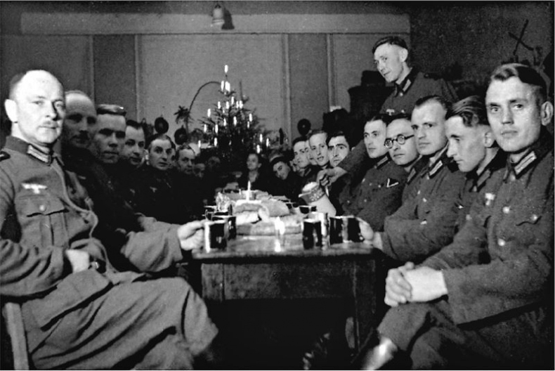 Иллюстрация к книге — Мобилизованная нация. Германия 1939–1945 [i_023.jpg]