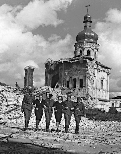 Иллюстрация к книге — Мобилизованная нация. Германия 1939–1945 [i_030.jpg]