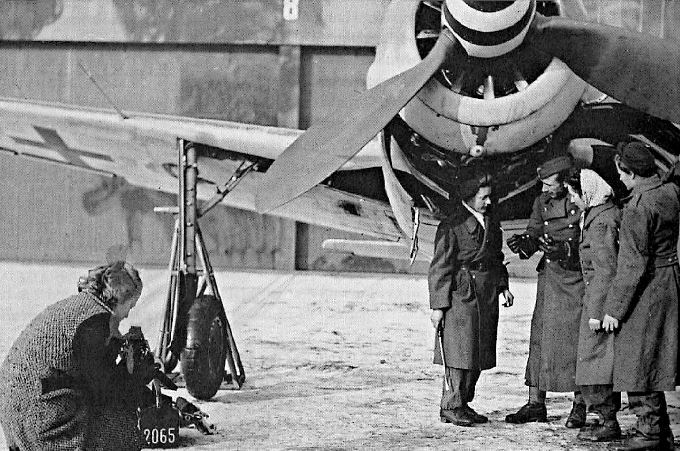 Иллюстрация к книге — Мобилизованная нация. Германия 1939–1945 [i_037.jpg]