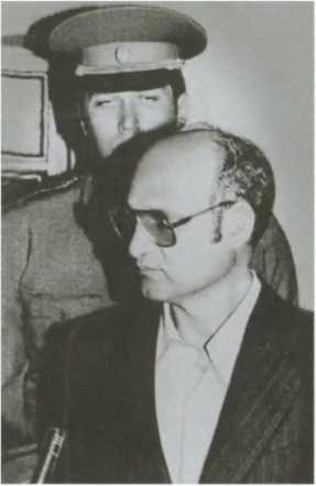 Иллюстрация к книге — Военные контразведчики [i_026.jpg]