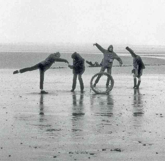 Иллюстрация к книге — Наизнанку. Личная история Pink Floyd [i_020.jpg]