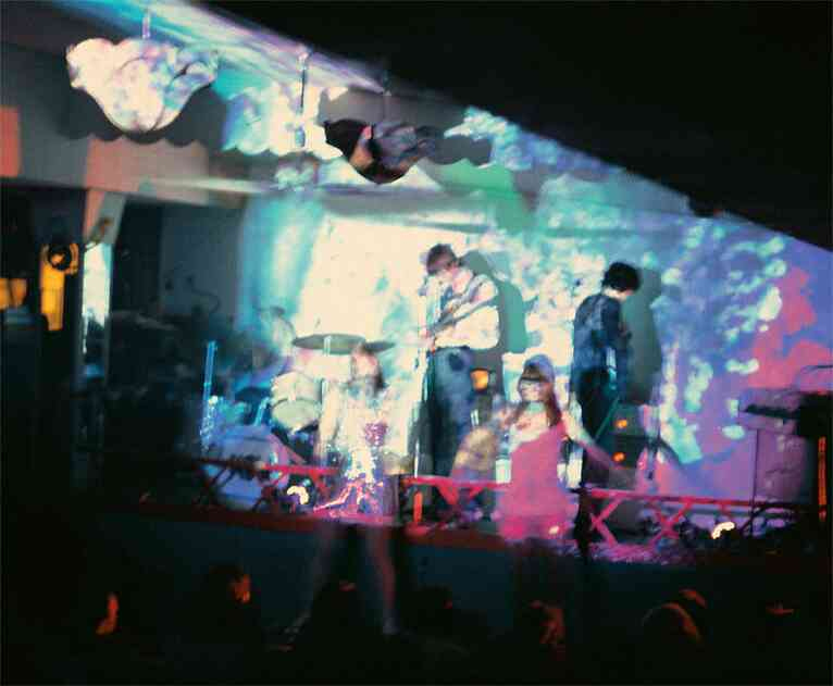 Иллюстрация к книге — Наизнанку. Личная история Pink Floyd [i_044.jpg]