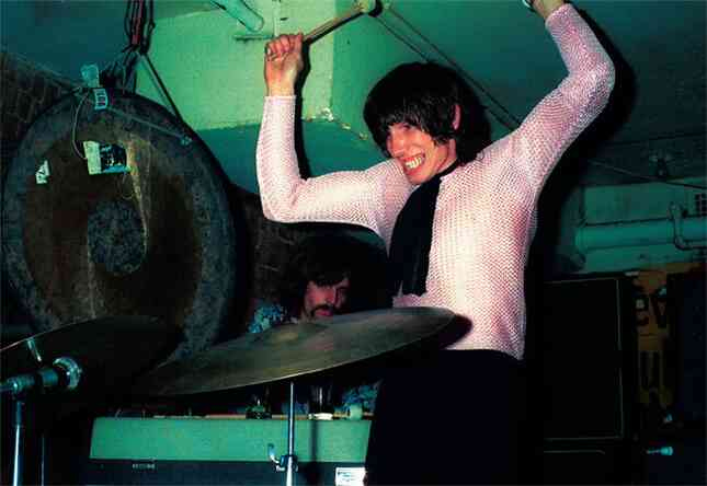 Иллюстрация к книге — Наизнанку. Личная история Pink Floyd [i_097.jpg]