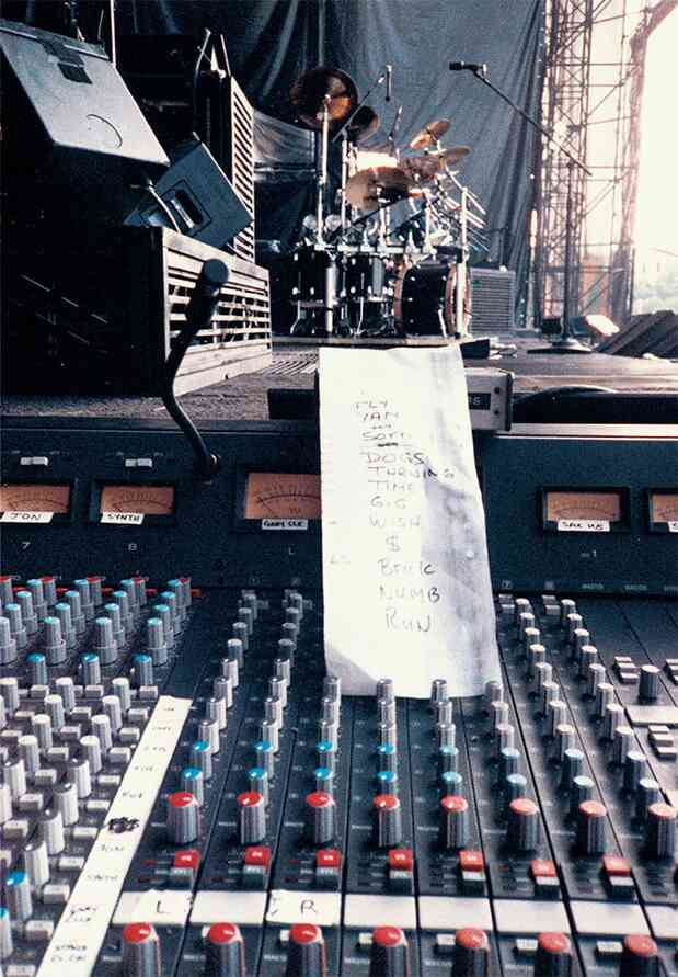 Иллюстрация к книге — Наизнанку. Личная история Pink Floyd [i_250.jpg]