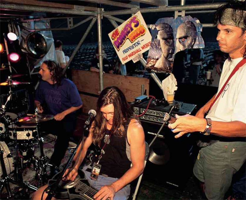 Иллюстрация к книге — Наизнанку. Личная история Pink Floyd [i_280.jpg]