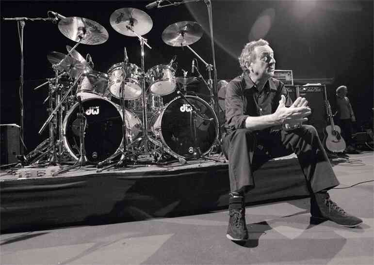 Иллюстрация к книге — Наизнанку. Личная история Pink Floyd [i_327.jpg]