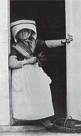 Иллюстрация к книге — Остров на всю жизнь. Воспоминания детства. Олерон во время нацистской оккупации [i_032.jpg]